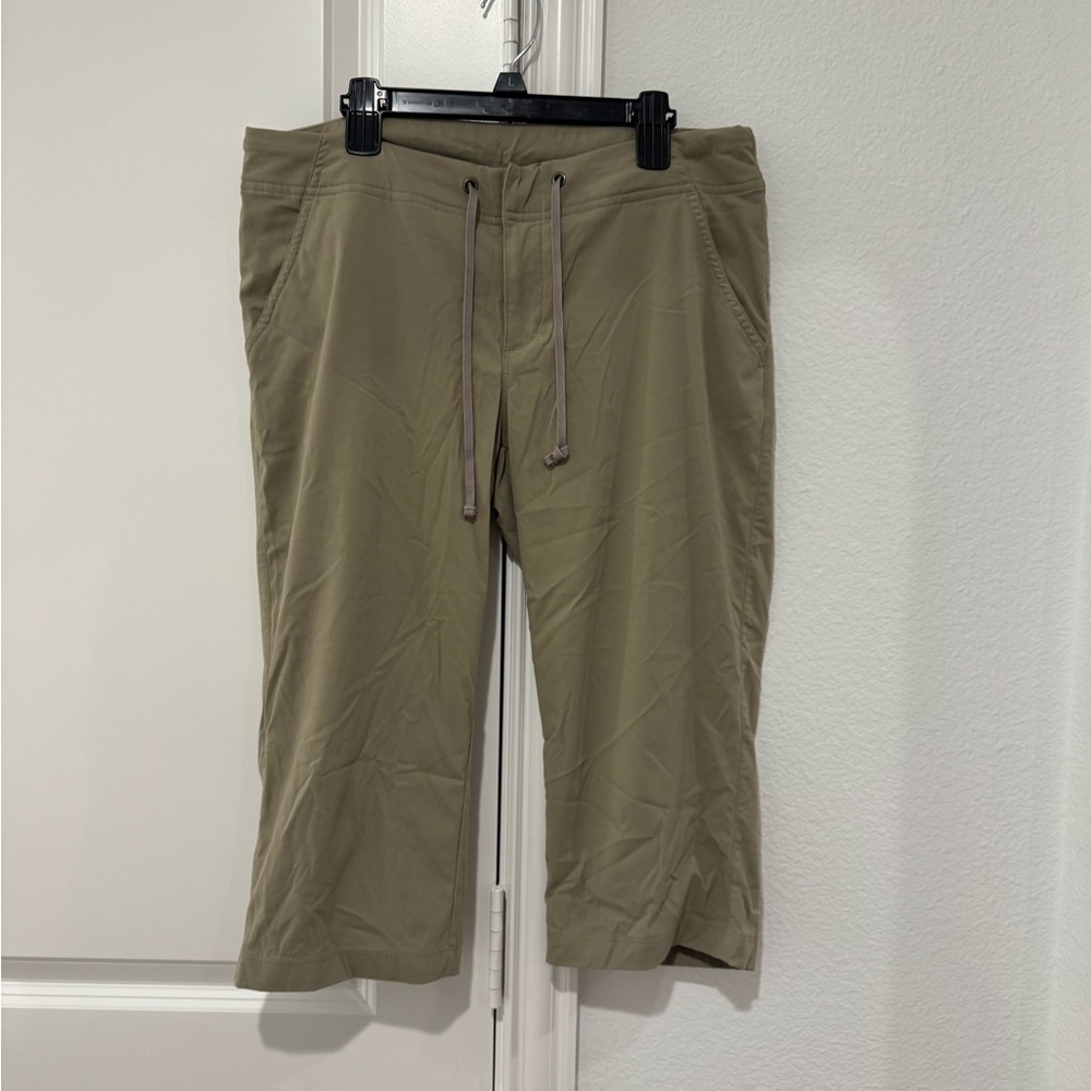 Columbia Olive Green Capri Trail Pants